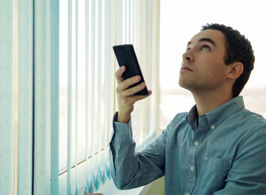 Điều khiển rèm cửa tự động bằng điện thoại